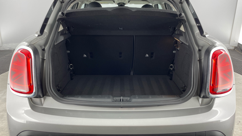 MINI Hatchback 1.5 Cooper Classic Premium 5dr Auto Petrol Hatchback